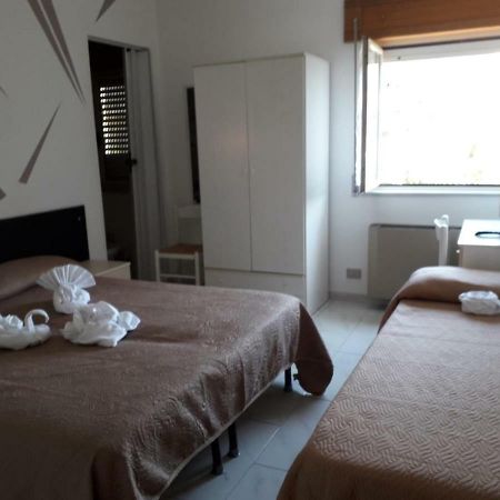 Hotel Santa Caterina Gizzeria Exteriör bild