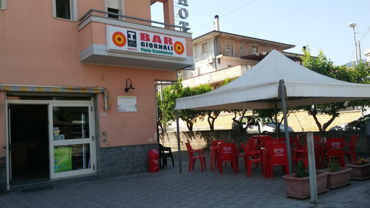Hotel Santa Caterina Gizzeria Exteriör bild