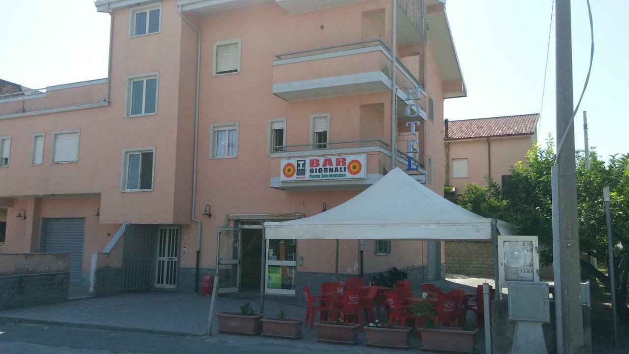 Hotel Santa Caterina Gizzeria Exteriör bild